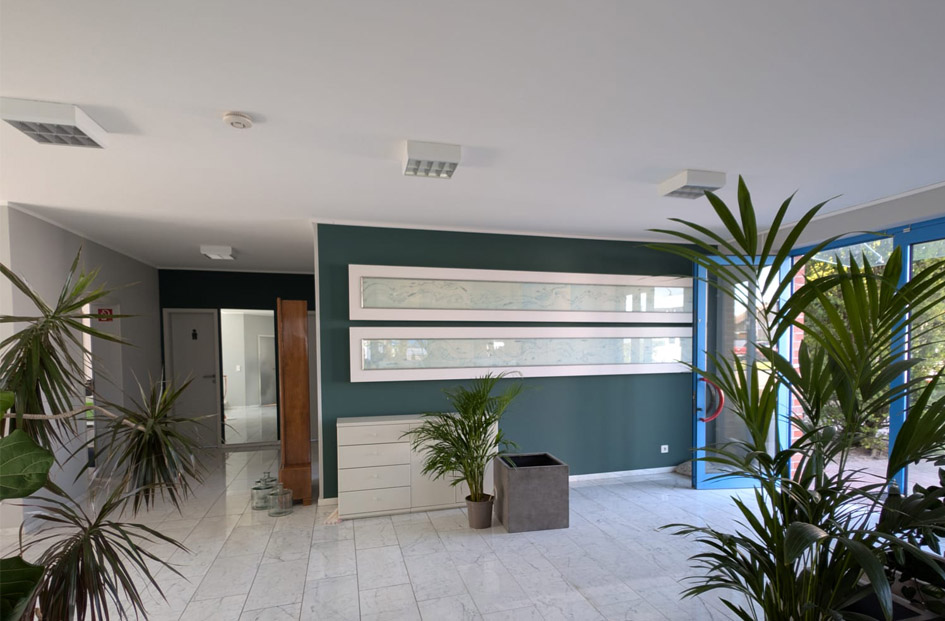 Professionelle Malerarbeiten für Innenräume und Fassaden – Renovierung und Schutz in einem.